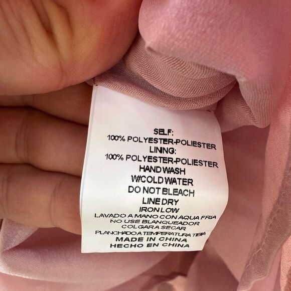 NWT &Merci Women's Pink Open Tie Back Romper w/ Pockets Size Medium - Picture 4 of 4